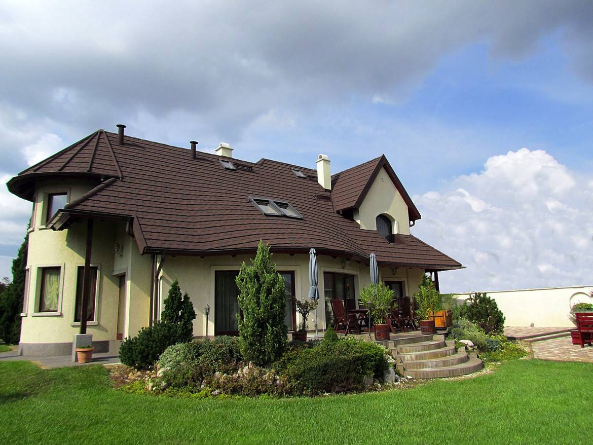 GERARD Senator Bark Hungary