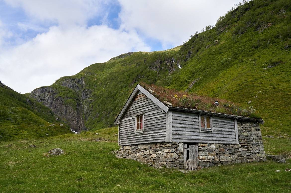 The history of roofs (development and concepts from the olden times until today)