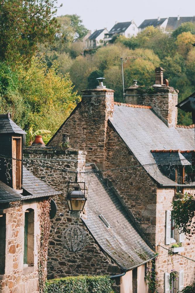 The history of roofs (development and concepts from the olden times until today)