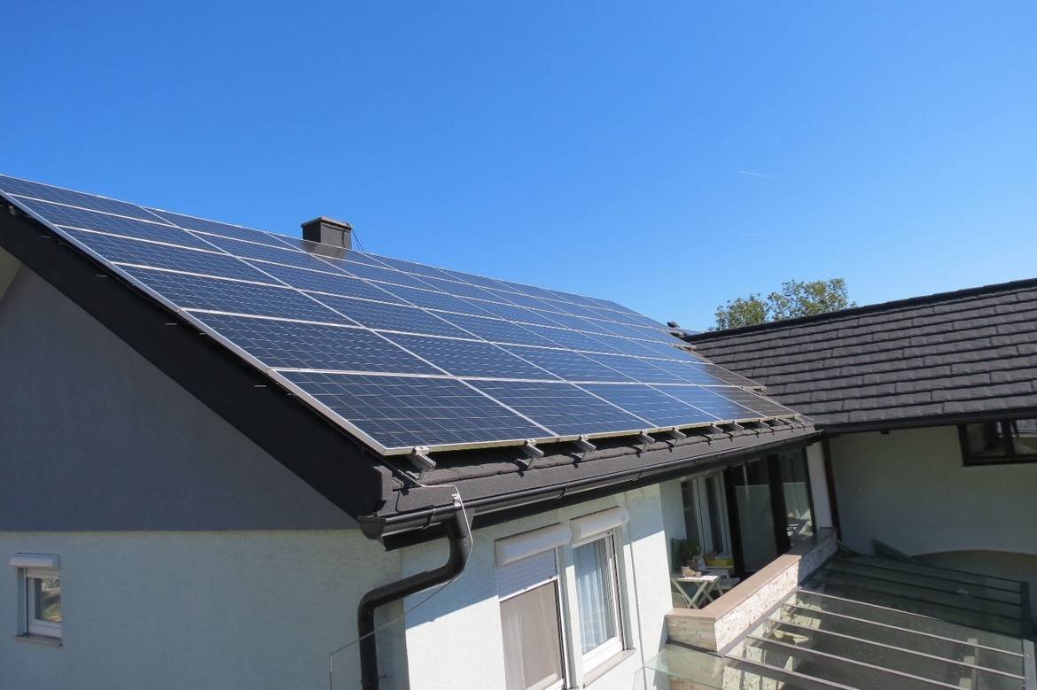 With solar panels on Gerard roofs to beat the energy crisis