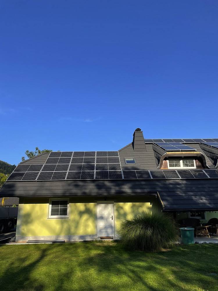 With solar panels on Gerard roofs to beat the energy crisis