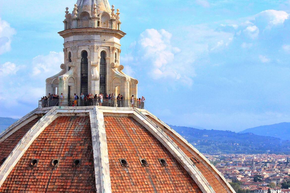 Art and tradition of preserving Europe΄s historical roofs
