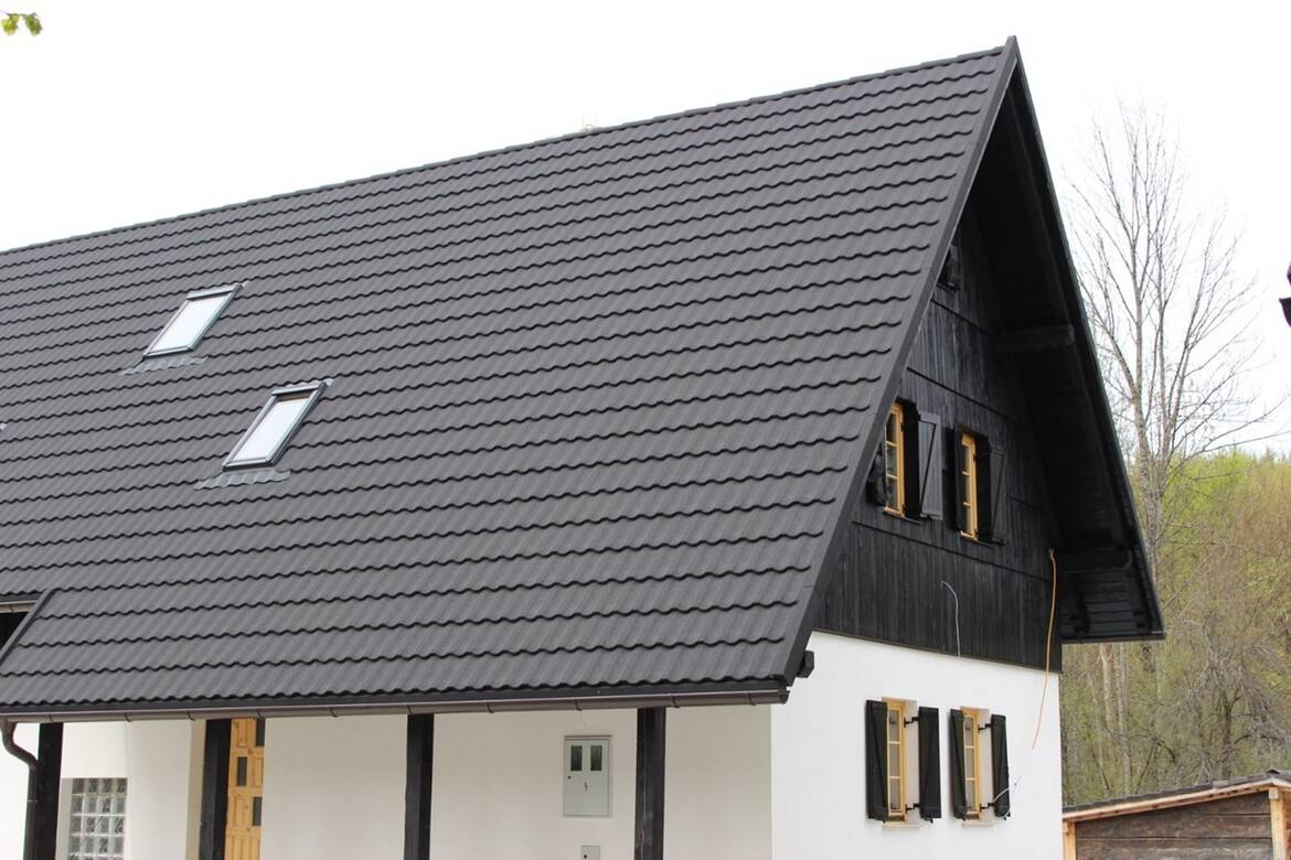 REDISCOVER THE TIMELESS ELEGANCE OF BEAVER TAIL ROOF TILES WITH GERARD HERITAGE