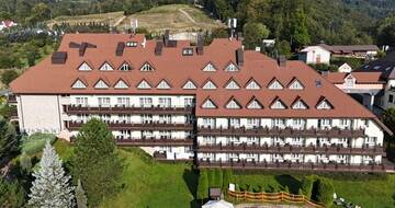 MEGÚJULT A HEGYI HOTEL