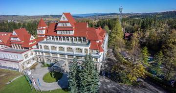 Heritage Spanish red, Poland, Zakopane hospital