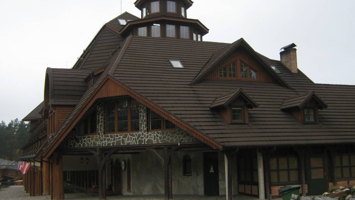 GERARD Corona kaštonas Hotel Szymbark