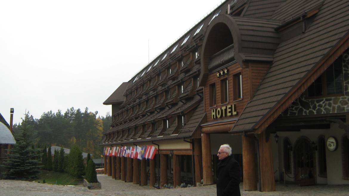 GERARD CORONA Chestnut Hotel Szymbark