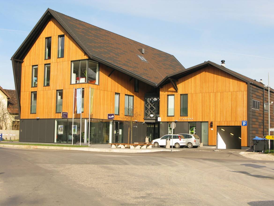 GERARD CORONA Chestnut CEDAR - CHESTNUT COMBINATION, IG HEALTH CENTER, SLOVENIA