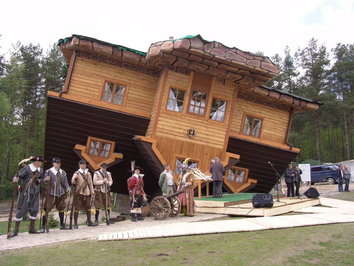 GERARD Corona Kull UPSIDE DOWN HOUSE, POLAND