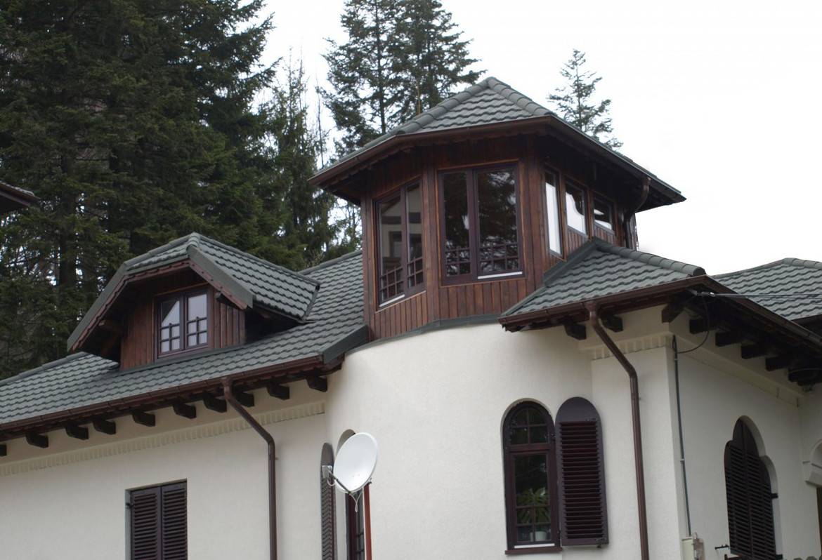 GERARD Classic Forest Green Sinaia, România