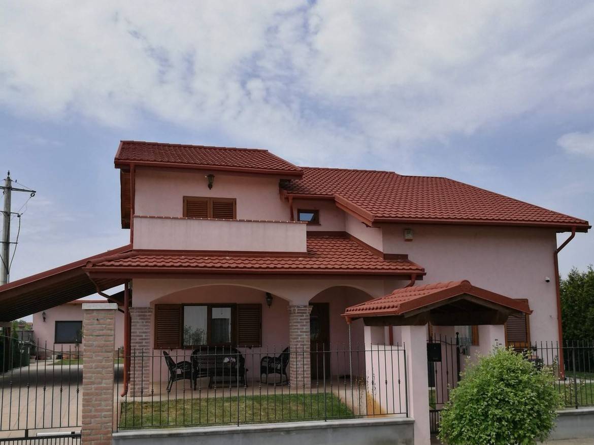 GERARD Milano Rosso România
