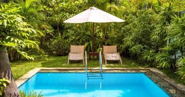 Cum să cureţi o piscină? Iată câţiva paşi uşor de urmat recomandaţi de profesionişti