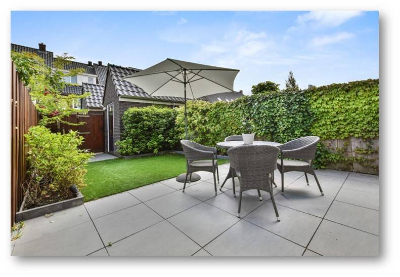 Idei de amenajare a curţii micuţe din spate