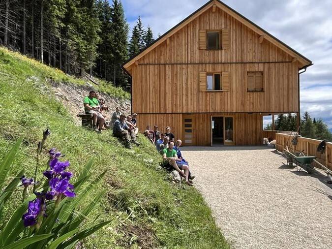 Studiu de caz: SFIDAREA FLĂCĂRILOR: ACOPERIŞUL PREFERAT PENTRU O CABANĂ DE MUNTE REZISTENTĂ