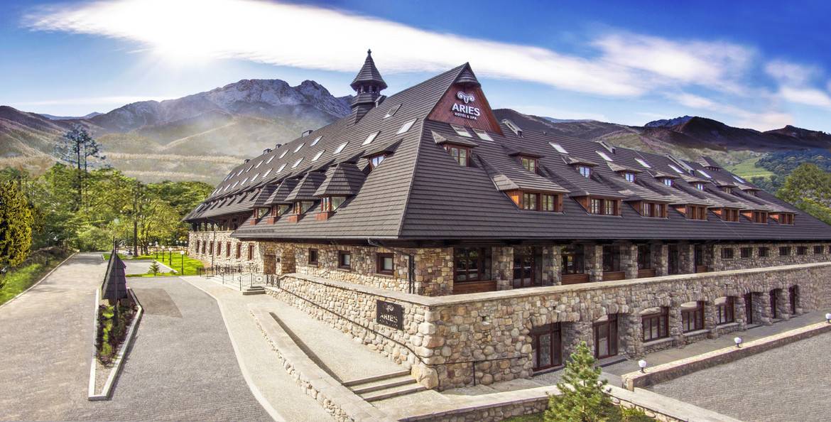 GERARD KORONA ŠINDRA Deep Black Hotel Aries, Zakopane, Poland