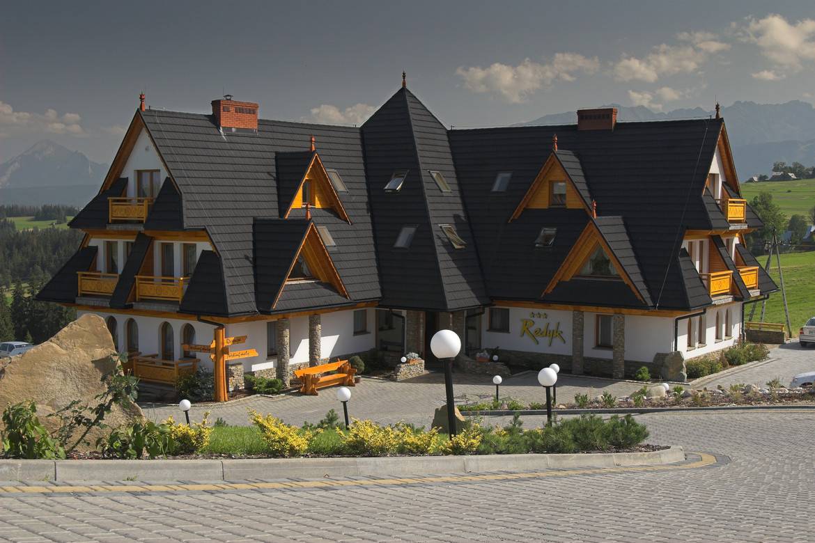 GERARD KORONA ŠINDRA Deep Black Hotel Redyk