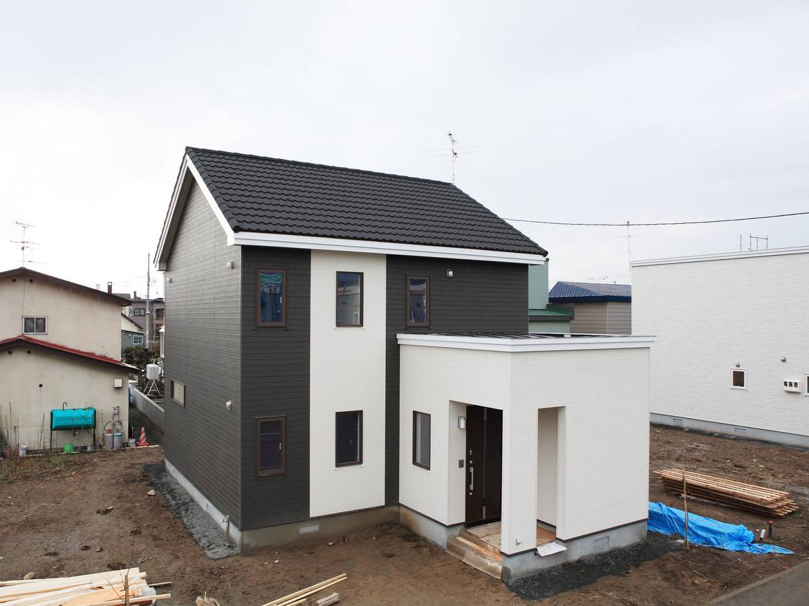 GERARD MILANO Charcoal