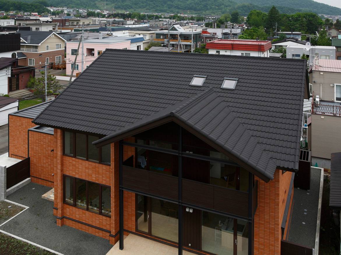 GERARD MILANO Charcoal