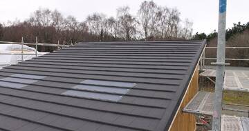 eQube solarni strešnik Eleganta Black