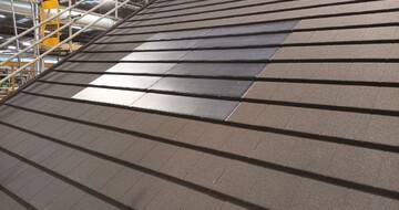 eQube solarni strešnik Eleganta Black