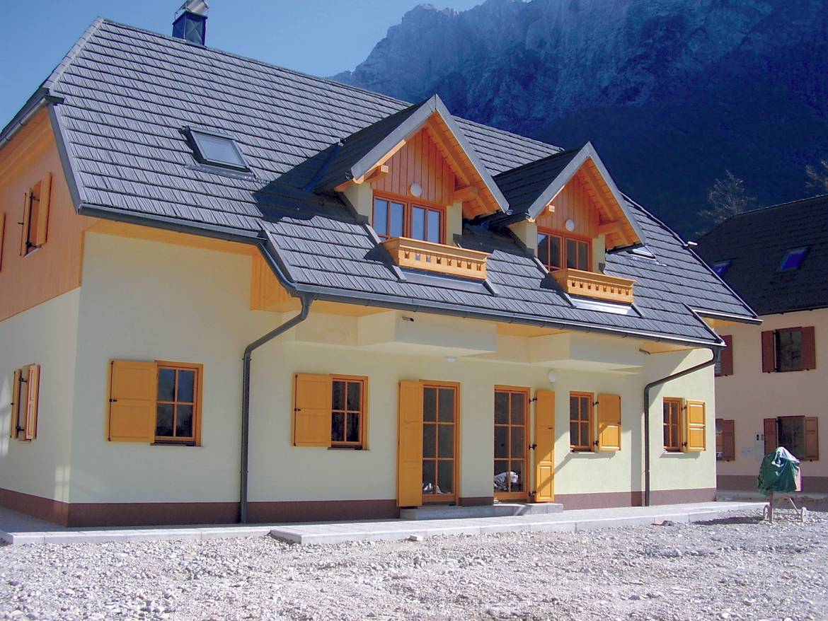 GERARD Corona Charcoal Posočje, Slovenija