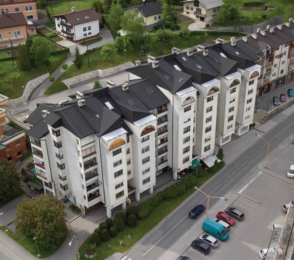 GERARD Diamant Charcoal Hrastnik, Slovenija