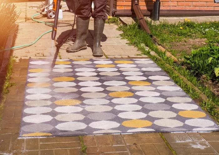 Kako pravilno uporabiti tlačni čistilnik pri pranju?