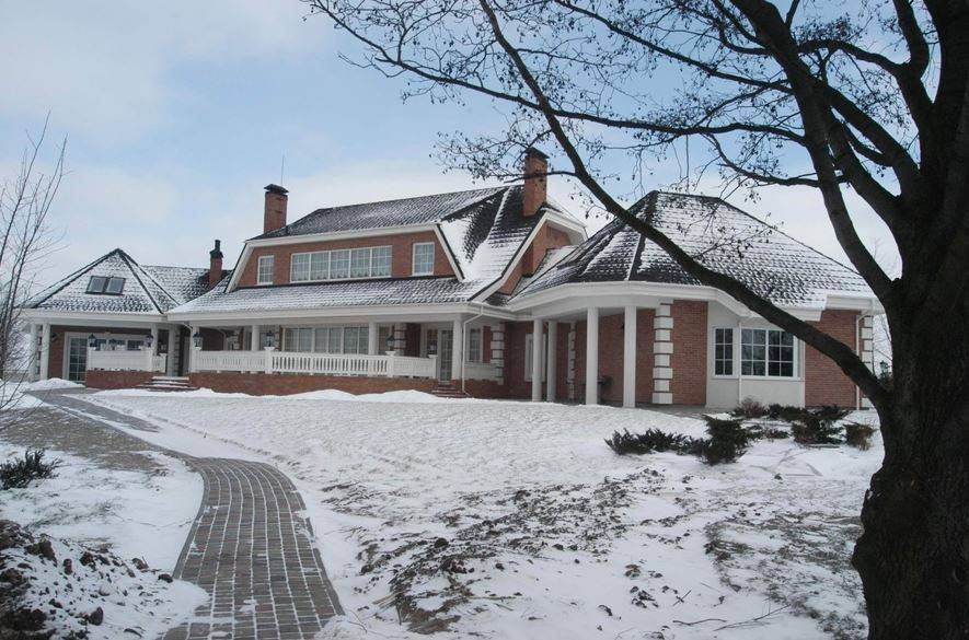 Kovinske strehe v mrzlem zimskem vremenu