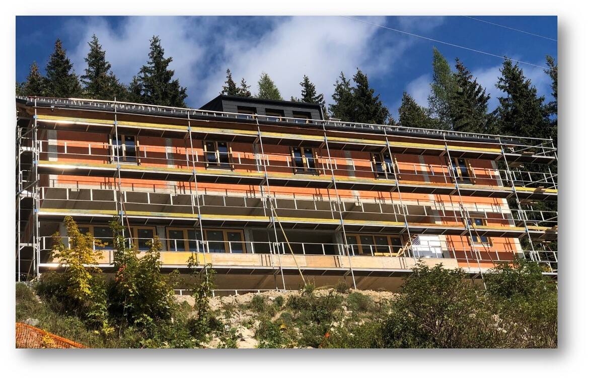 Prenovljena Mozirska koča na Golteh v sožitju z lokalnim okoljem in alpsko arhitekturo