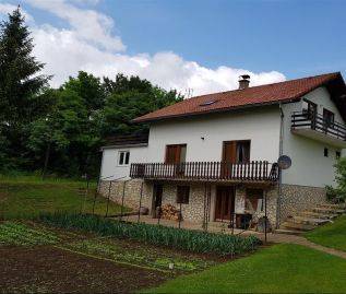 Obiteljska kuća