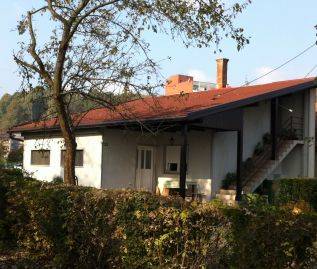 Obiteljska kuća