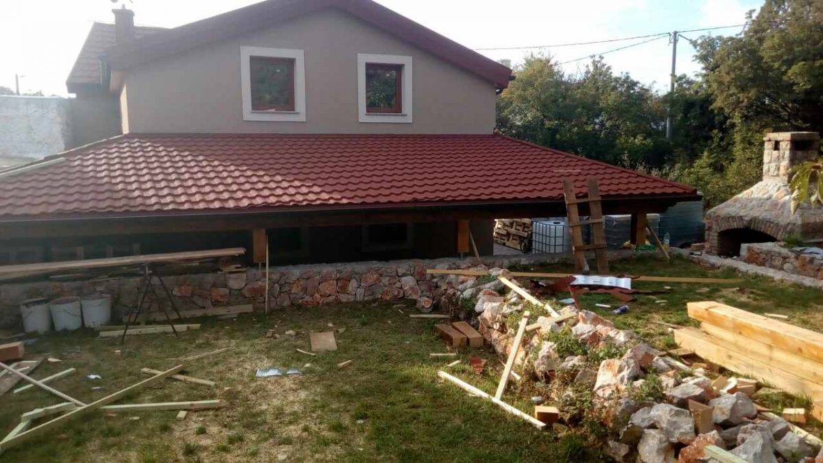 Obiteljska kuća