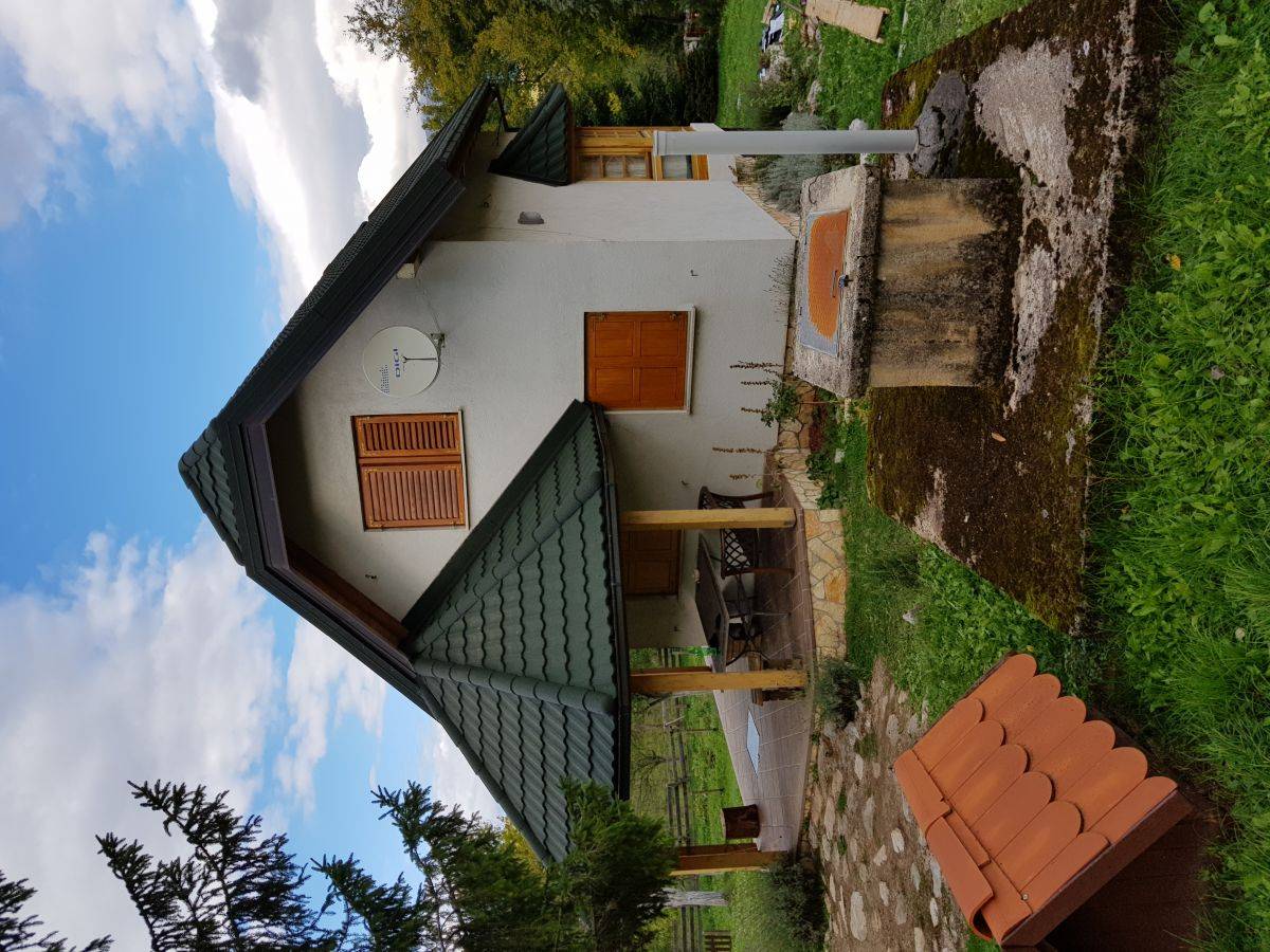Obiteljska kuća