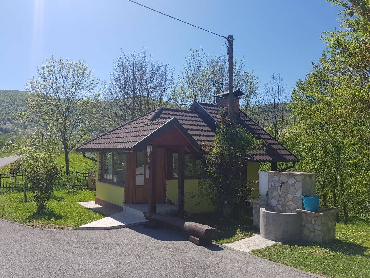 Obiteljska kuća