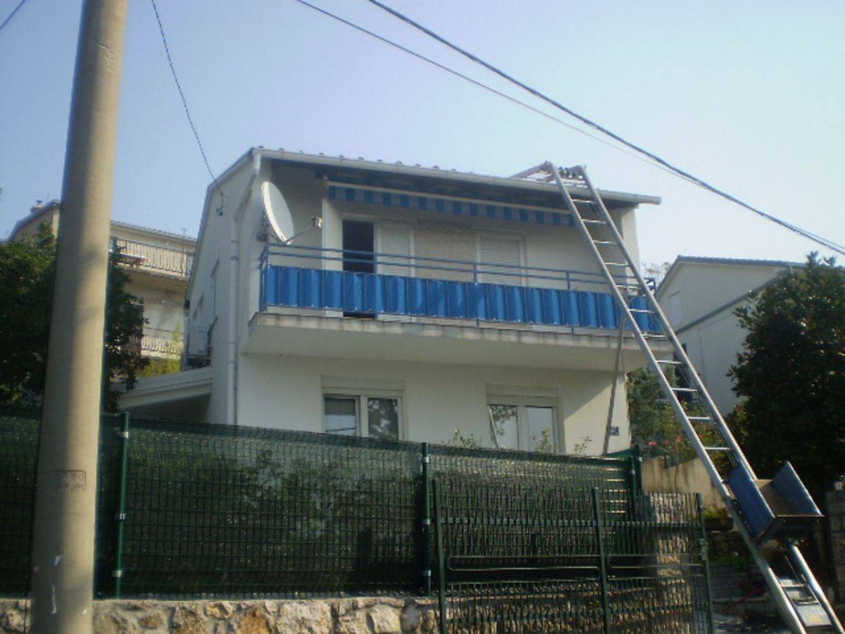 Obiteljska kuća