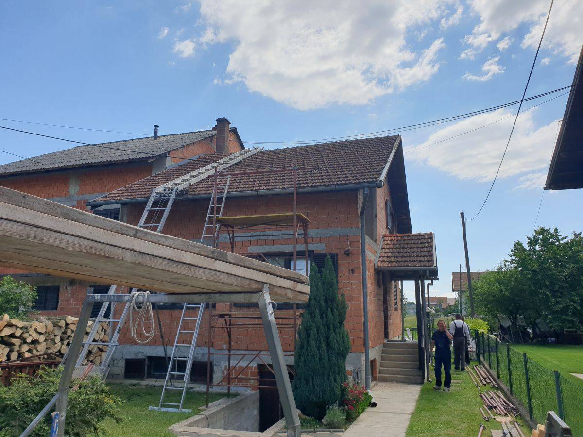Obiteljska kuća