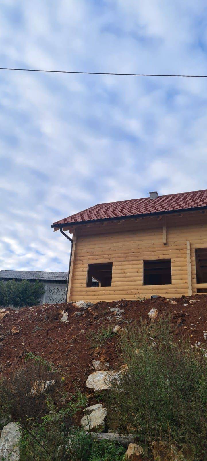 Obiteljska kuća