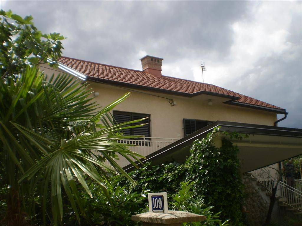 Obiteljska kuća