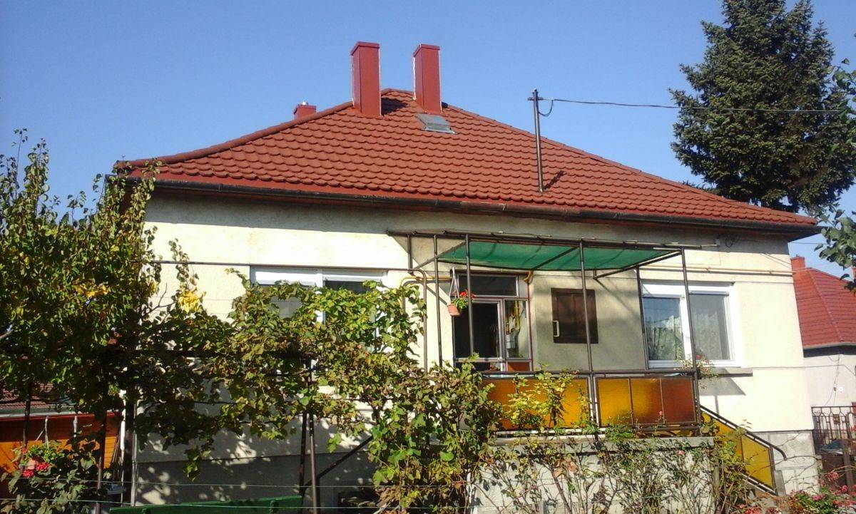 Családi ház ,  sátortető