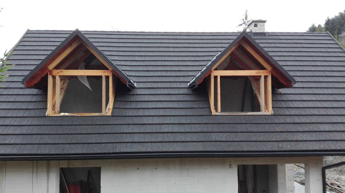 Dach Corona deep black