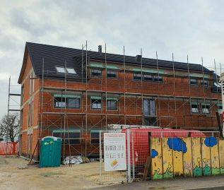 Večstanovanjska hiša