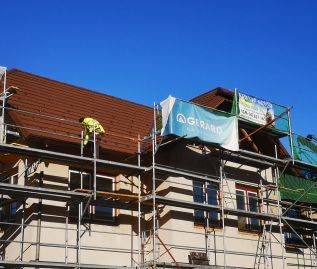 Večstanovanjska hiša