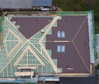 Večstanovanjska hiša