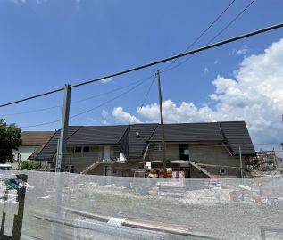 Večstanovanjska hiša