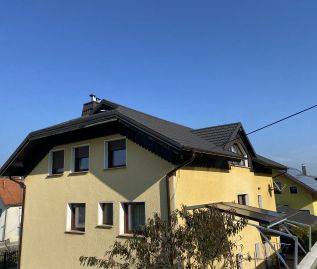 Večstanovanjska hiša