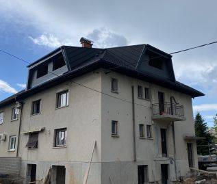 Večstanovanjska hiša