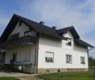 STANOVANJSKA HIŠA BREŽICE