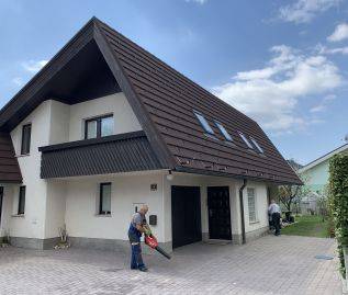 Enodružinska hiša