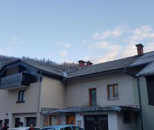 Večstanovanjska hiša