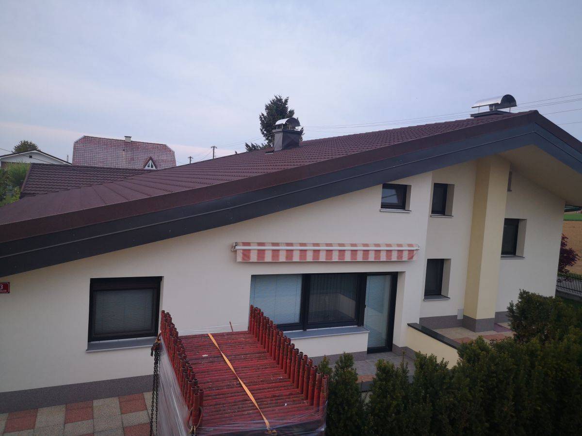 Večstanovanjska hiša